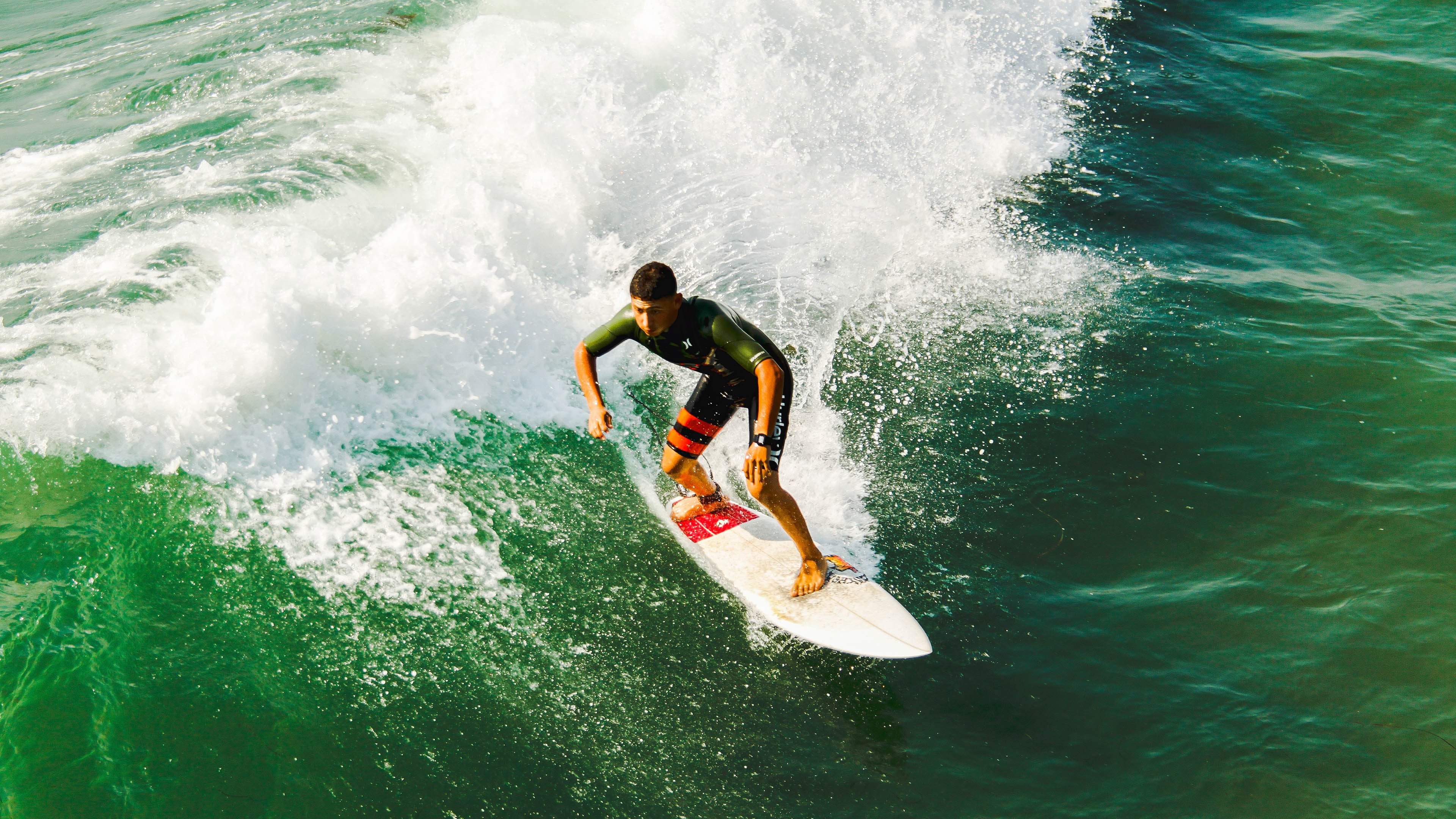 混合泳对决比利时沉着冷静，混合泳预赛