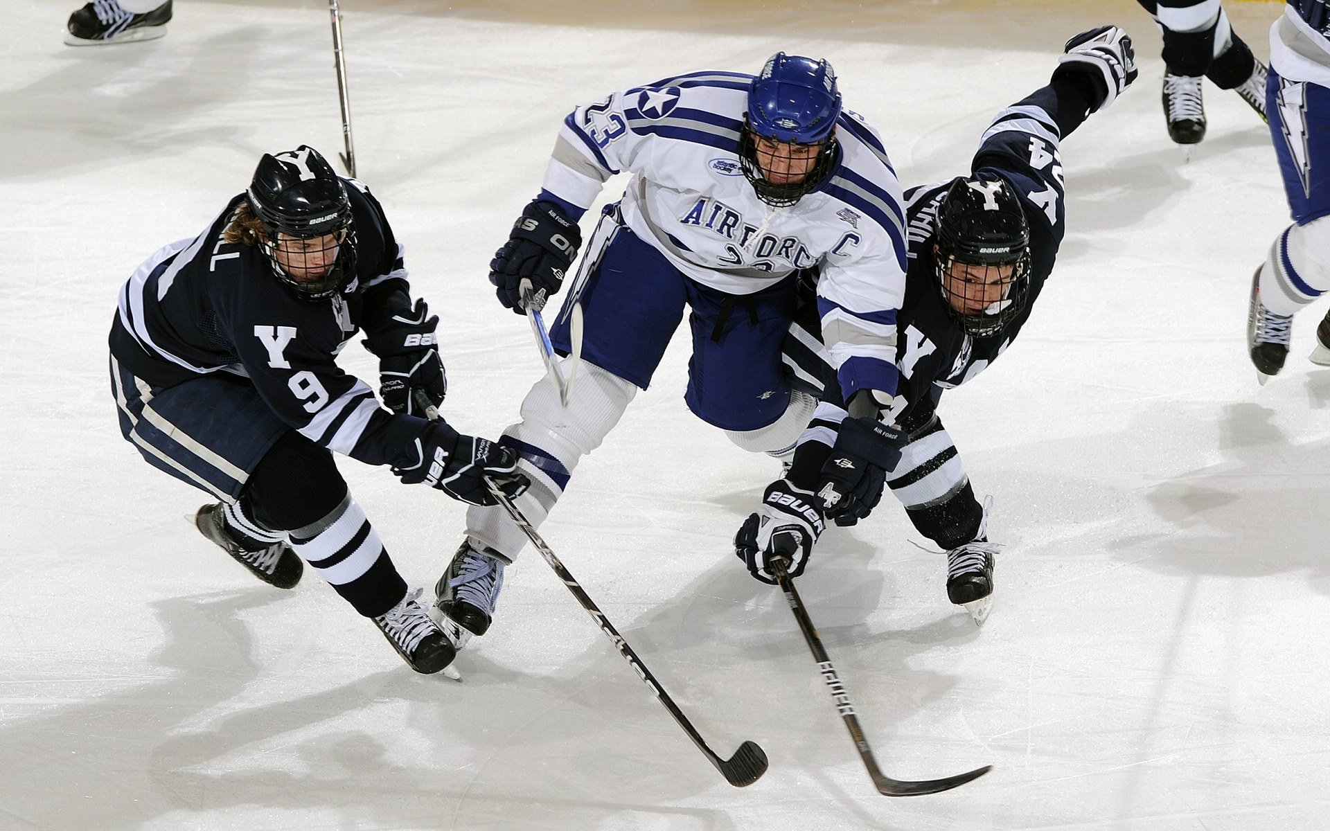英超临门一脚：奇迹进球点燃现场激情，英超精彩进球集锦